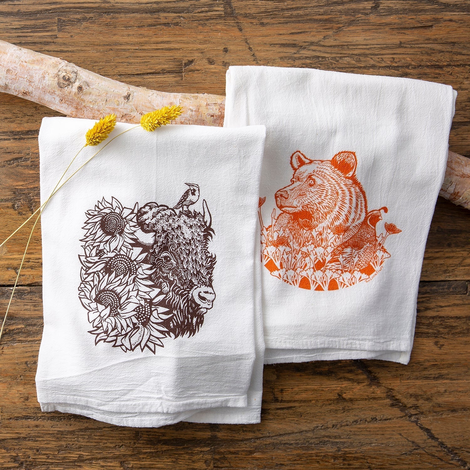 Unique Animal Towels: Bison & Grizzly Bear Kitchen Towel Set – 100% Cotton, Eco - Friendly Designs - Tea Towels - Two Little Fruits - Two Little Fruits