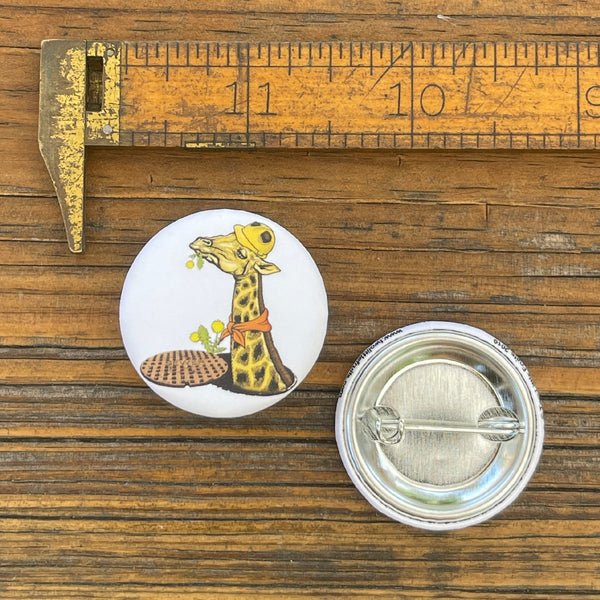 Giraffe Button Pin - Two Little Fruits